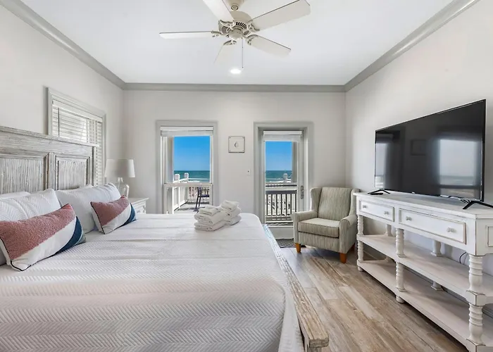 Gulf Front, Location, Private Beach, Spacious *